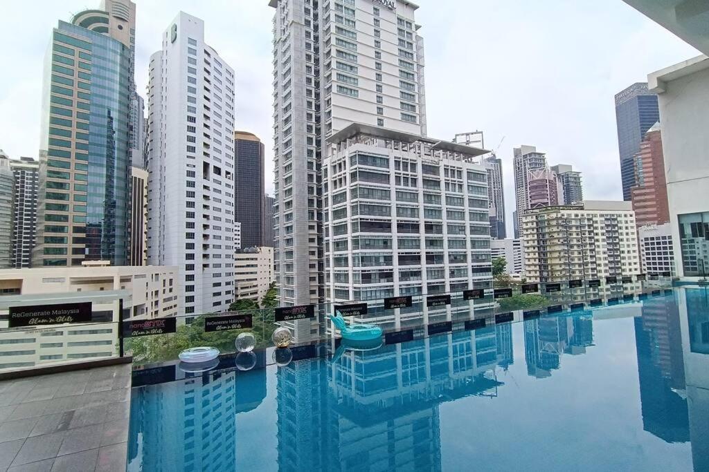 A05 Bukit Ceylon Kl Tower View Balcony Apartment Kuala Lumpur Exterior photo